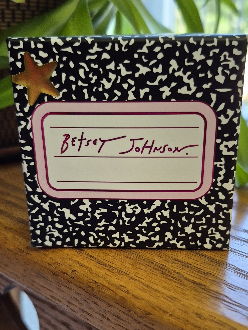 Betsey Johnson Pink Pencil Heart Huggie Hoop Earrings with Gold Accents. NEW! - Picture 4 of 4